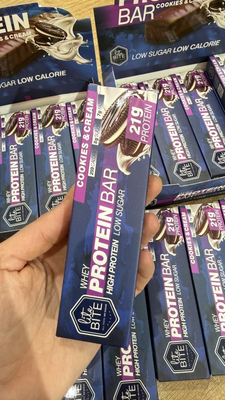 لوح شوكولاتة بروتين بار  نكهة الكوكيز اوريو من ماركة لايت بايت (Lite Bite) عالي البروتين  وزنه 60 غرام