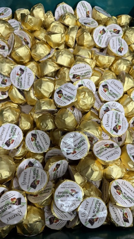 شوكولاته بلجيكية بالحليب وحشوة البندق بدون سكر