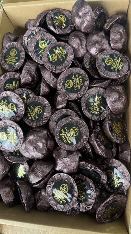 شوكولاتة بلجيكية دارك بحشوة البندق زيرو سكر