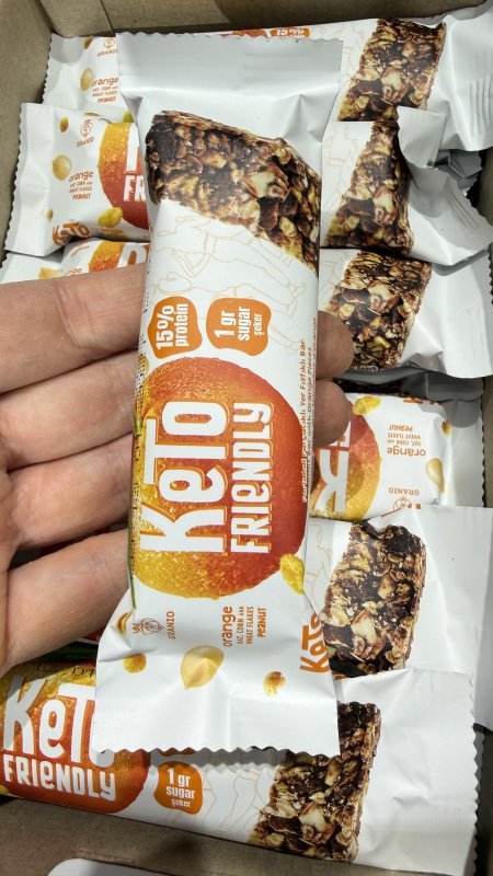 كيتو بار بالحبوب والمكسرات والفول السوداني والبرتقال وزنه 30 غرام