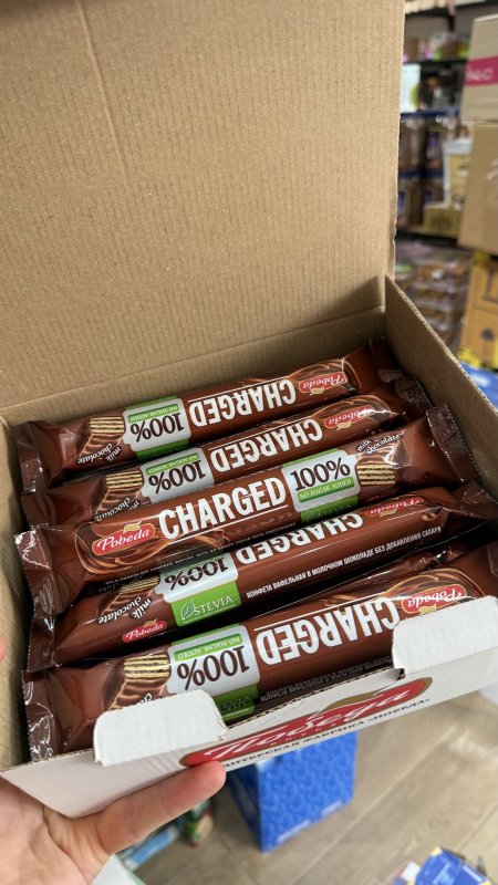 علبة من ويفر بوبيدا بالشوكولاتة الحليب روسية خالية من السكر فيها 20 حبة