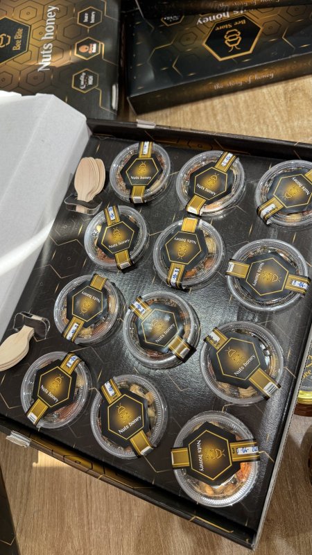 بوكس=12 علبة من عسل جبلي اصلي مع المكسرات والبذور وزنها 60 غرام