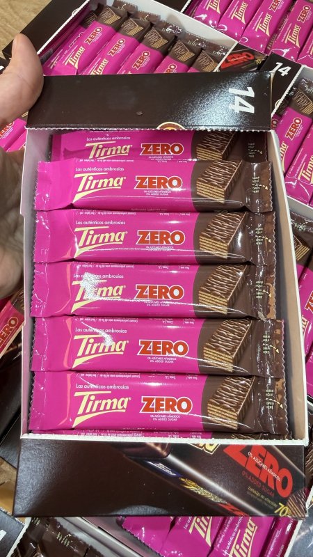 بوكس ويفر تيرما zero بالشوكولاته داكنة 70%دايت خالي من السكر بكيت كامل فيه 14 قطعة