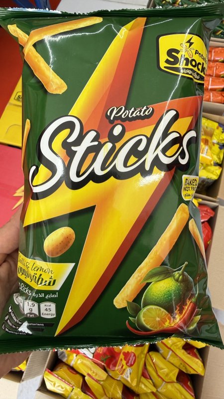 شيبس ستيكس عيدان الذرة والبطاطا بطعم شطة وليمون وزنه 70 غرام