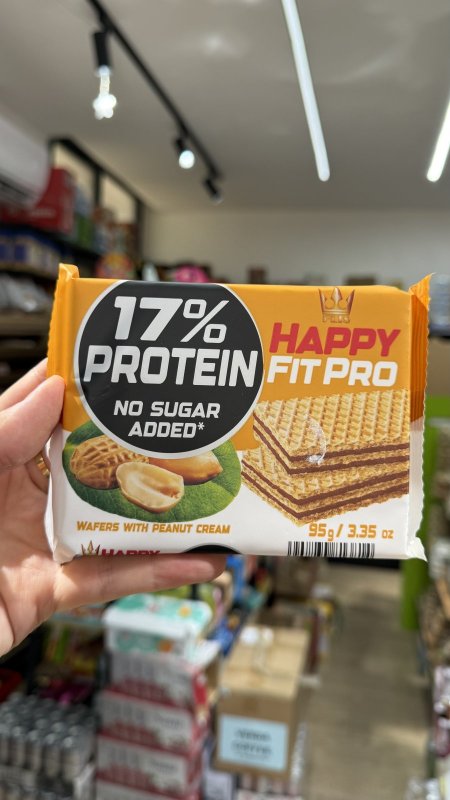 ويفر Happy Fit Pro محشي بكريمة الفول السوداني عالي البروتين وخالي من السكر وزنه 95 غرام
