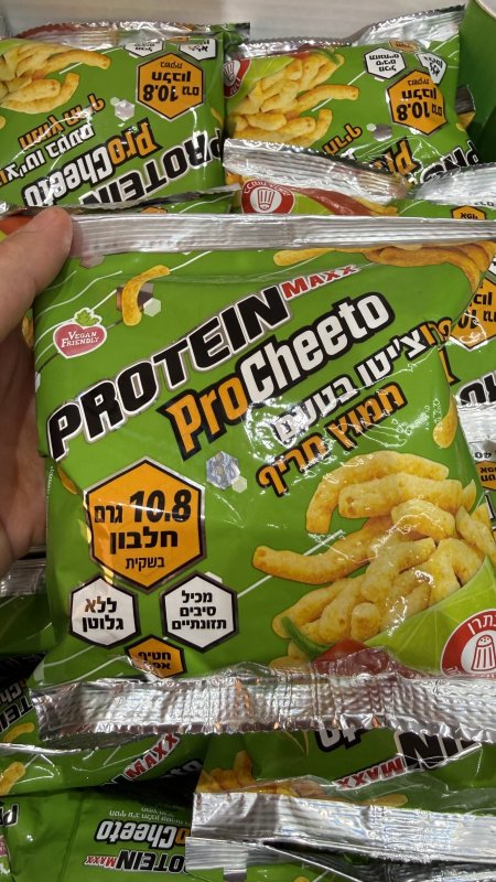 بمبا بروتين PROTEIN MAXX ProCheeto مخبوز بالفرن خالي من الجلوتين  نكهة الحامض والحار وزنه 40 غرام