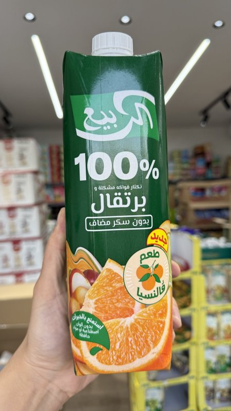 الربيع عصير برتقال وفواكه مشكلة بدون سكر مضاف وزنها 1لتر