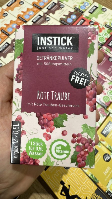 مشروب بطعم العنب الاحمر صحي دايت العلبة فيها 12 كيس