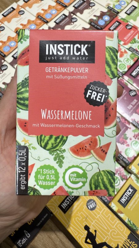 مشروب بطعم البطيخ صحي دايت العلبة فيها 12 كيس