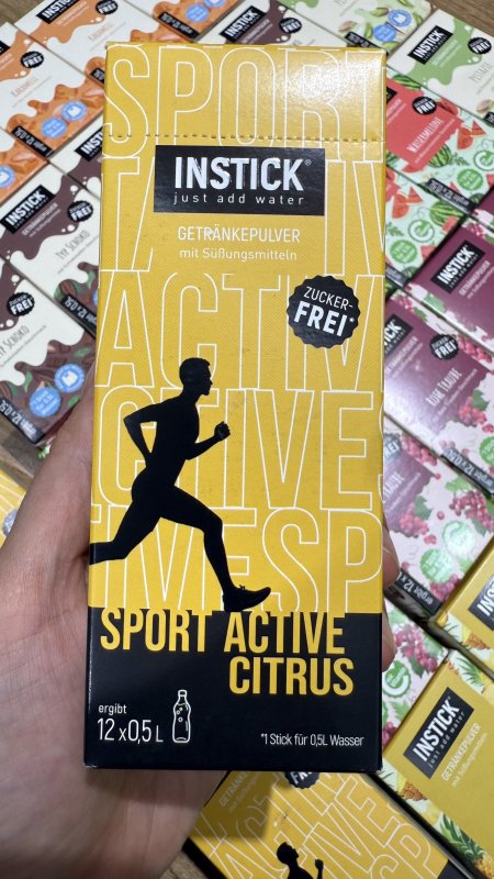 مشروب بطعم الحمضيات خالي من السكر، مصمم خصيصًا للأشخاص النشطين والرياضيين فيه 12 كيس