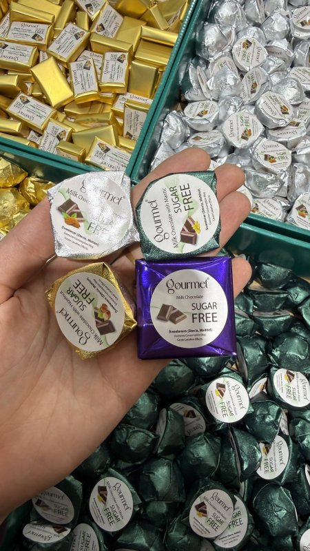 4 حبات من الشوكولاتة البلجيكية الدايت بدون سكر وزن الحبة 20 غرام